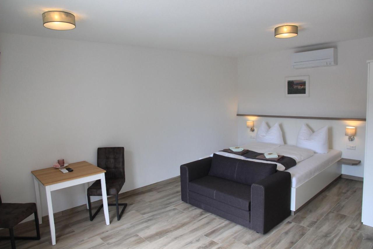 Ferienwohnung Gasthof Lowen カッペル・グラーフェンハウゼン エクステリア 写真
